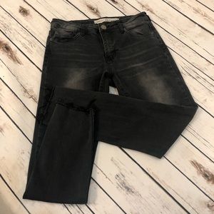 Ashley Mason distressed capris- size 5